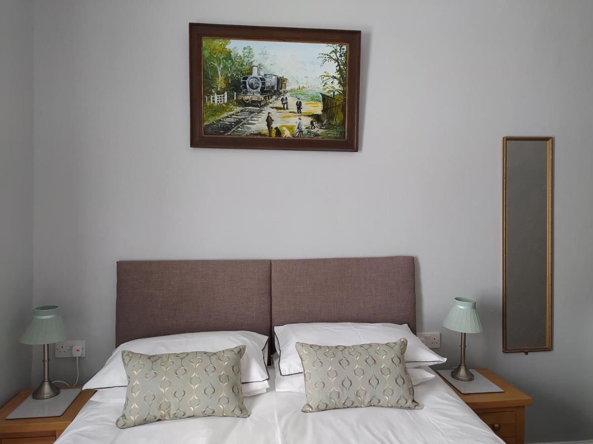 ランディドノー Frosty Towers Bed & Breakfast エクステリア 写真