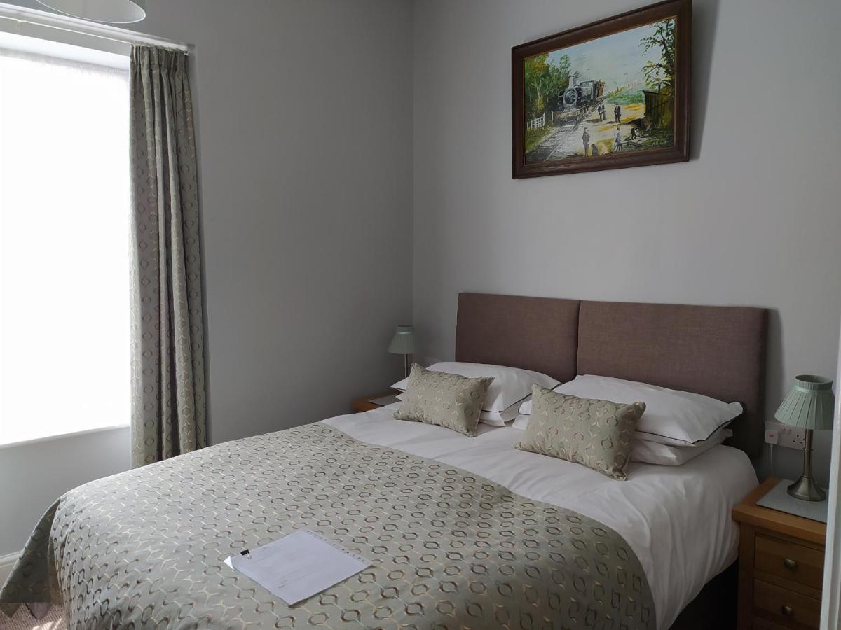 ランディドノー Frosty Towers Bed & Breakfast エクステリア 写真