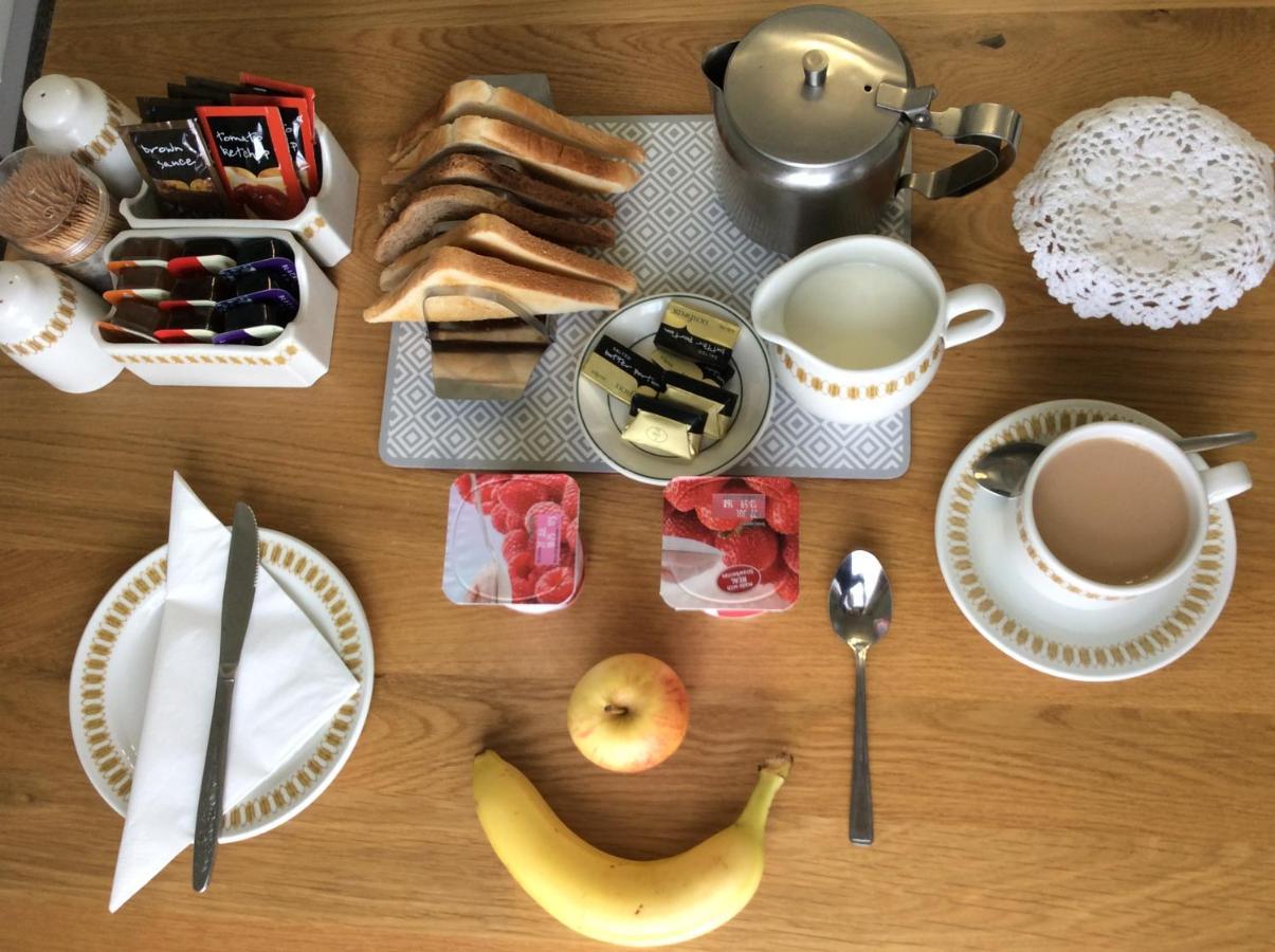 ランディドノー Frosty Towers Bed & Breakfast エクステリア 写真