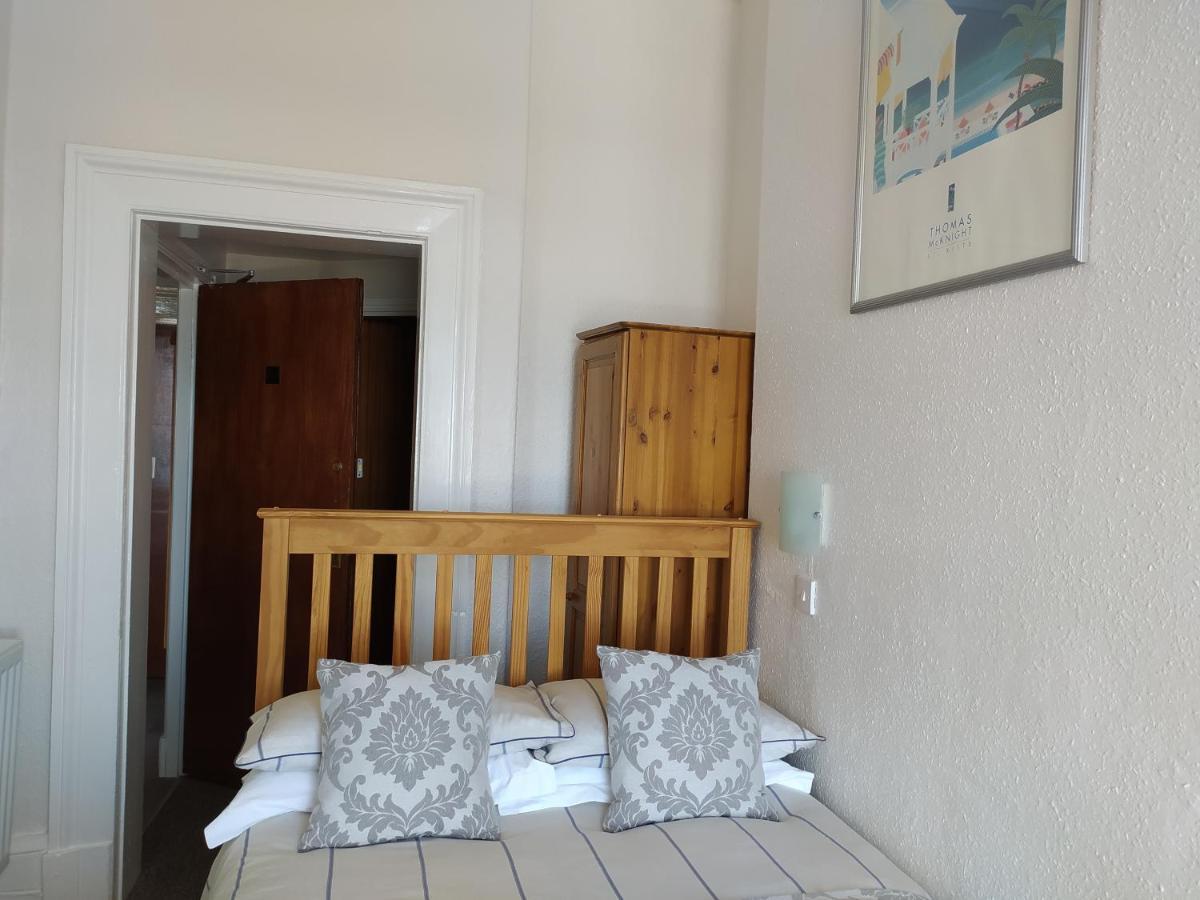 ランディドノー Frosty Towers Bed & Breakfast エクステリア 写真