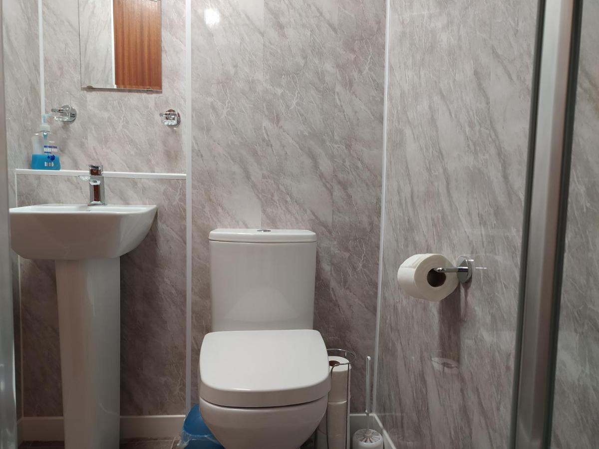 ランディドノー Frosty Towers Bed & Breakfast エクステリア 写真