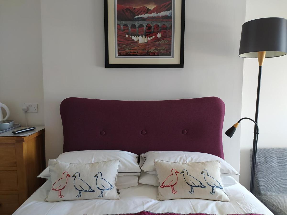 ランディドノー Frosty Towers Bed & Breakfast エクステリア 写真