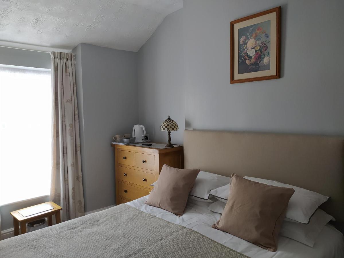 ランディドノー Frosty Towers Bed & Breakfast エクステリア 写真