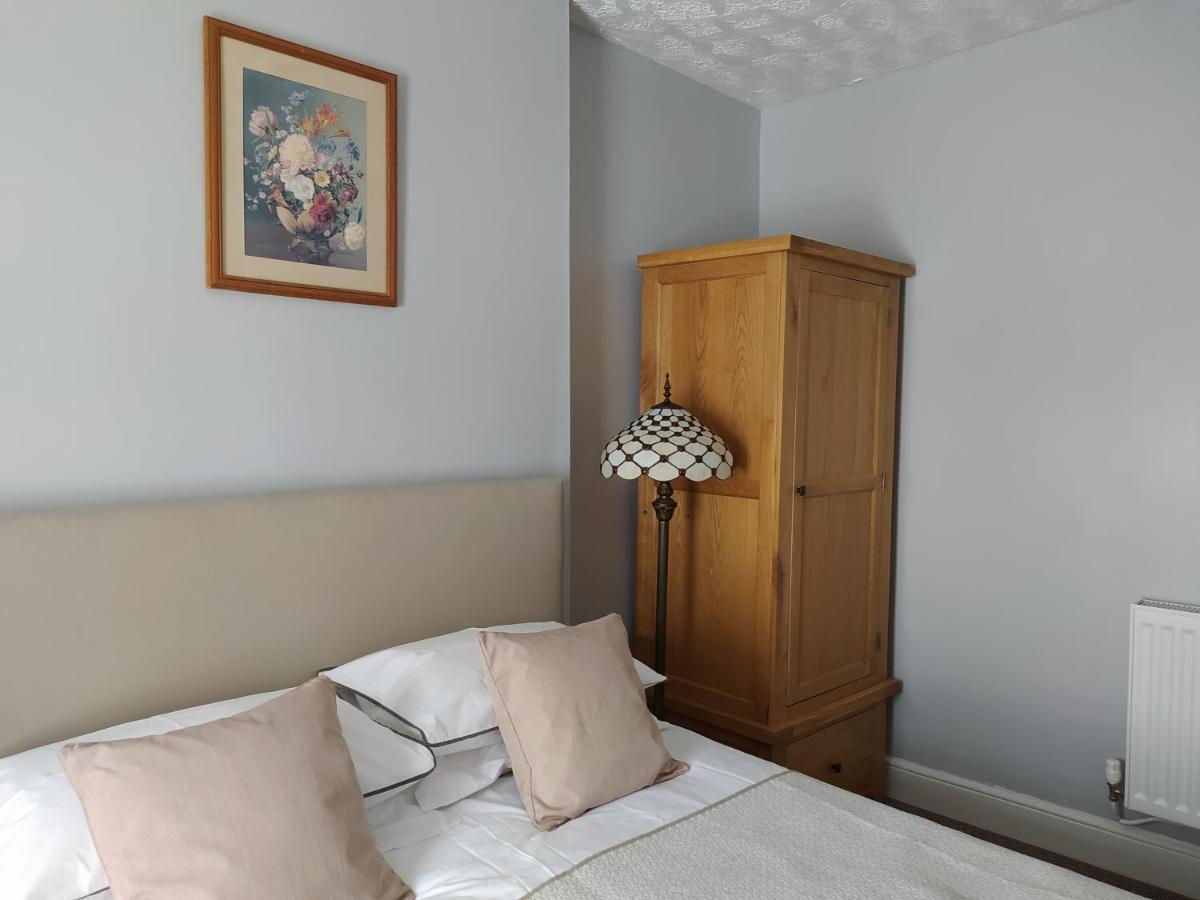ランディドノー Frosty Towers Bed & Breakfast エクステリア 写真