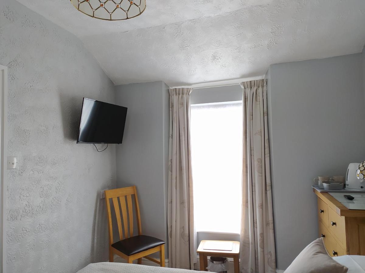 ランディドノー Frosty Towers Bed & Breakfast エクステリア 写真