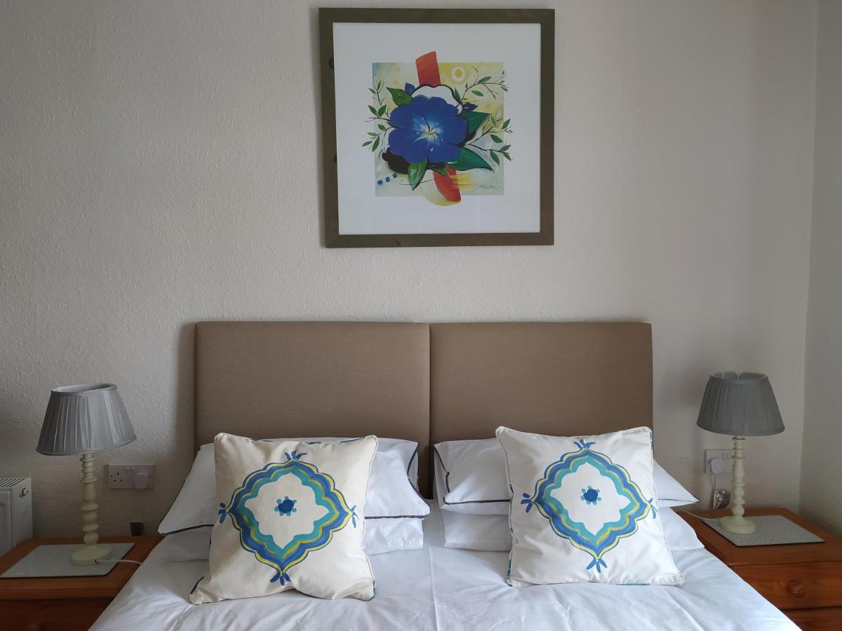 ランディドノー Frosty Towers Bed & Breakfast エクステリア 写真