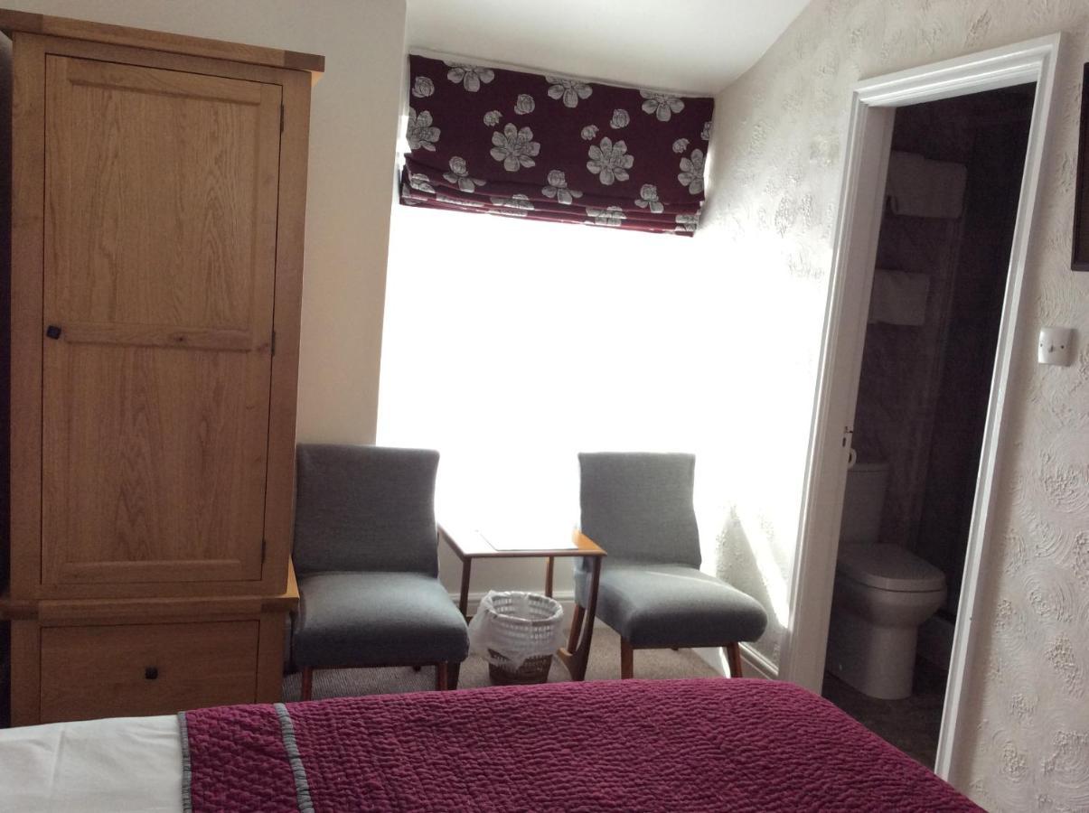 ランディドノー Frosty Towers Bed & Breakfast エクステリア 写真